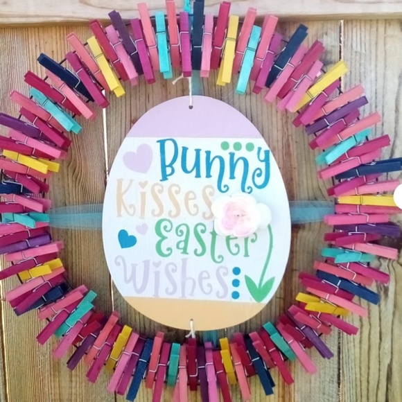 HANDCRAFTED EASTER CLOTHESPIN WREATH BUNNY KISSES EASTER WISHES PAINTED SIGN 19" - Picture 2 of 8